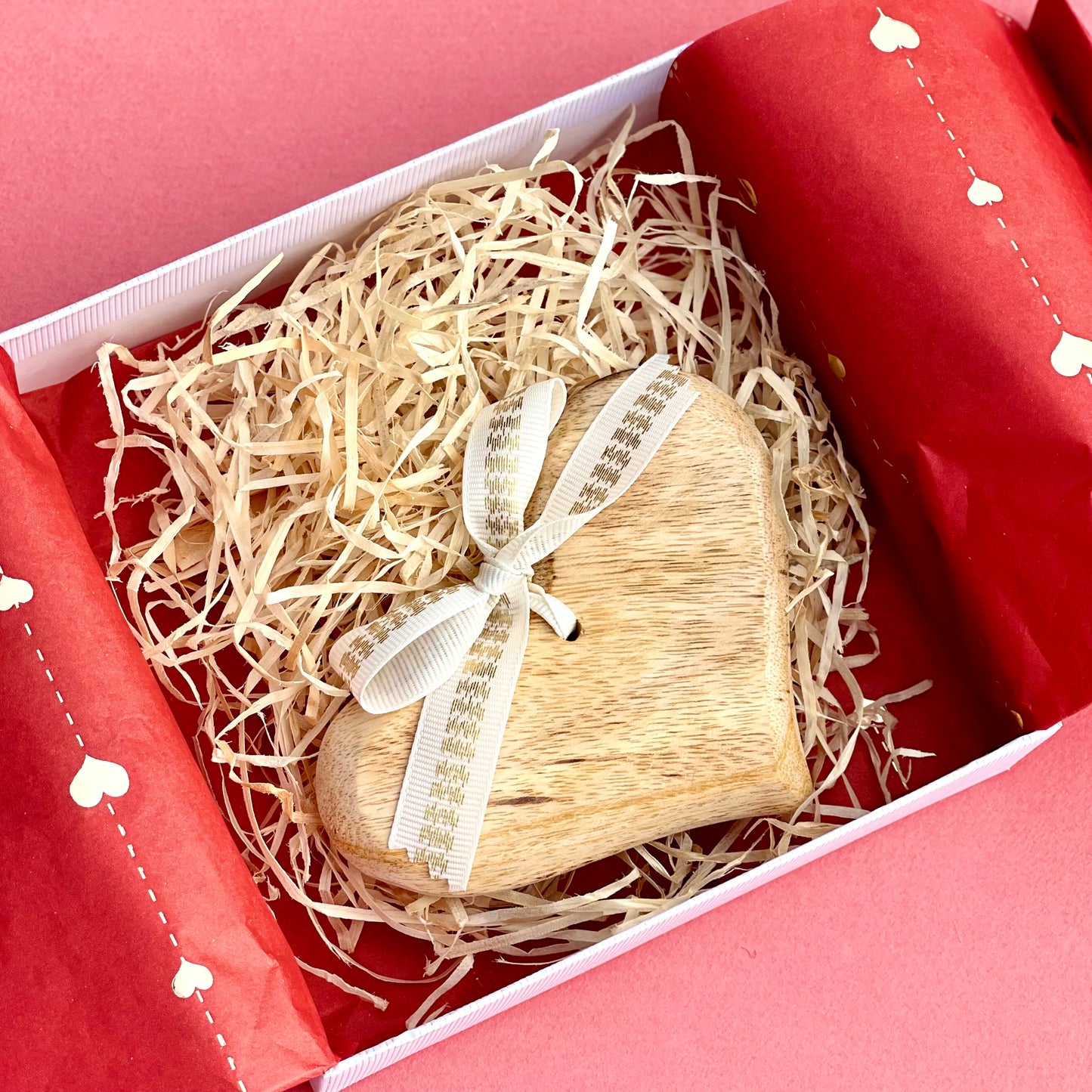 Coeur en bois fait main à suspendre - Déco naturelle pour la maison